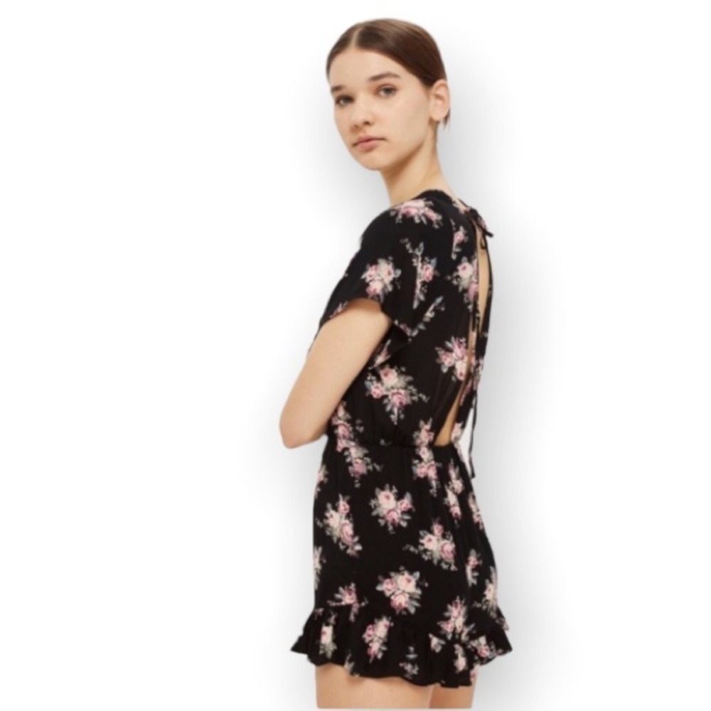 TOPSHOP Romper, Black Floral Roses Crepe Women’s Size 6, Some Stretch, Jumpsuit